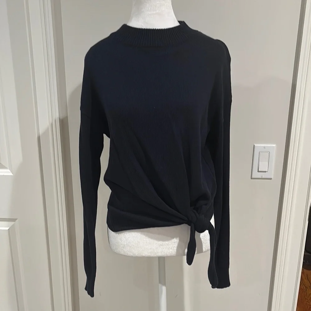 Mystree Navy Long Sleeve Tie Front Sweater Medium NWT - Picture 1 of 6